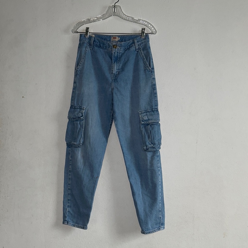 LEVI’s jeans
